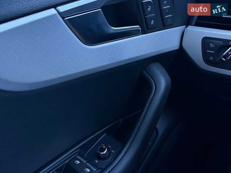 Седан Audi A4 2015 в Полтаве