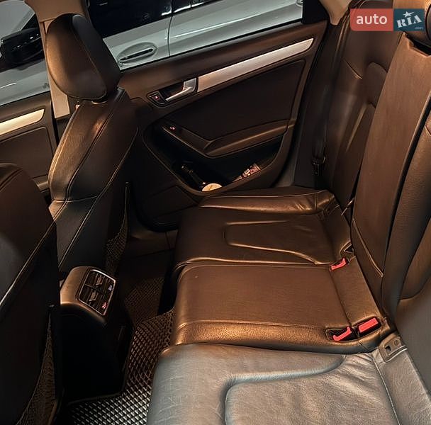 Седан Audi A4 2013 в Киеве
