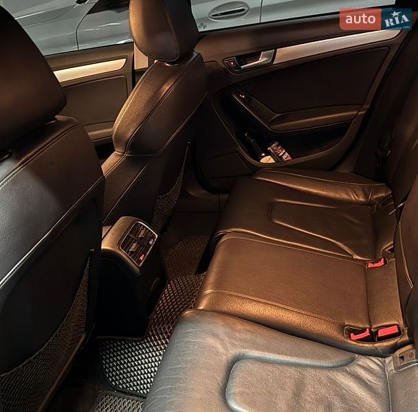 Седан Audi A4 2013 в Киеве