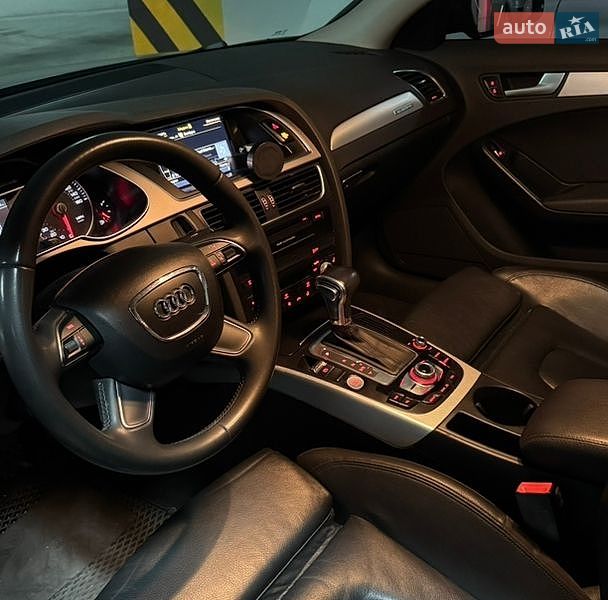 Седан Audi A4 2013 в Киеве
