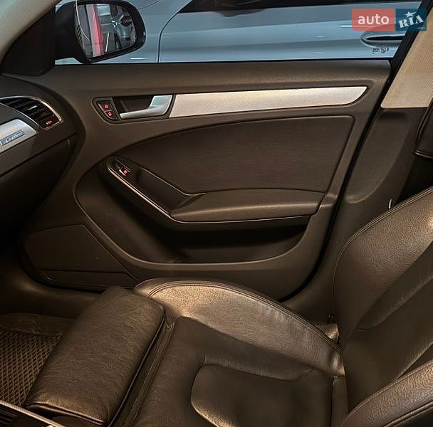 Седан Audi A4 2013 в Киеве