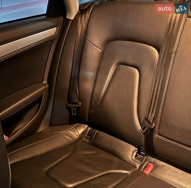 Седан Audi A4 2013 в Киеве