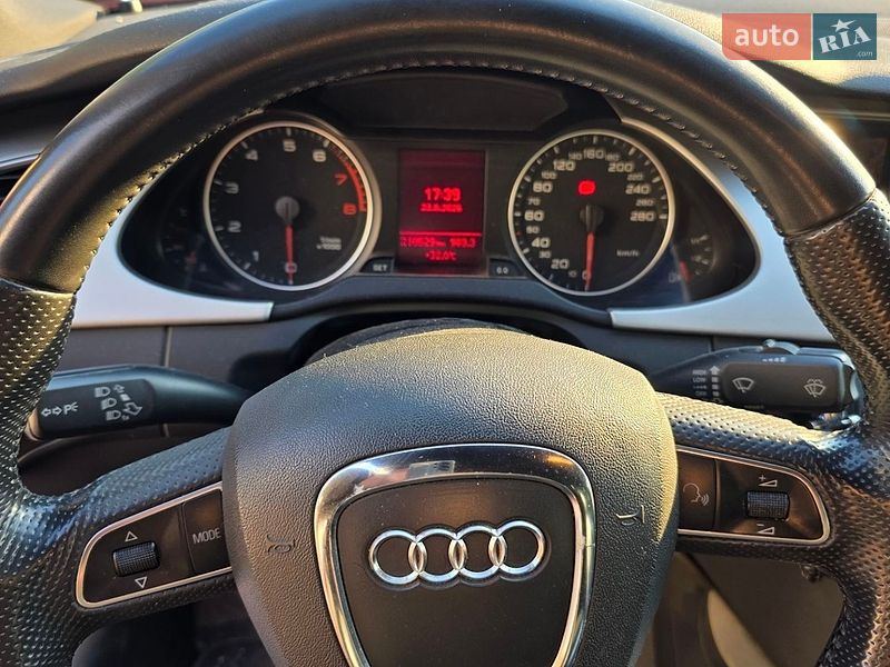 Седан Audi A4 2011 в Запорожье