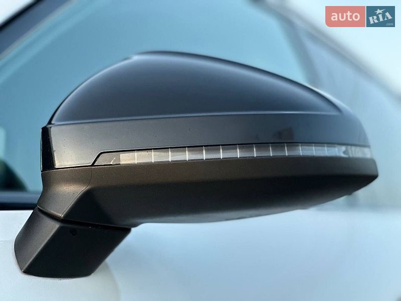 Универсал Audi A4 2020 в Ровно