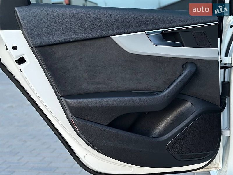 Универсал Audi A4 2020 в Ровно