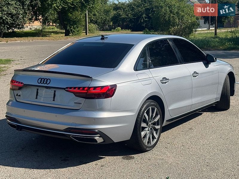 Седан Audi A4 2022 в Киеве