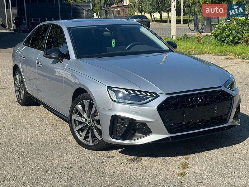 Седан Audi A4 2022 в Киеве