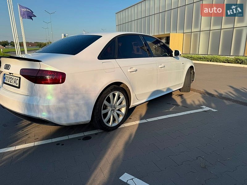 Седан Audi A4 2013 в Харькове