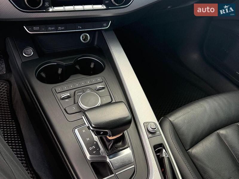Седан Audi A4 2017 в Луцке