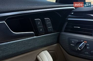 Седан Audi A4 2020 в Луцьку