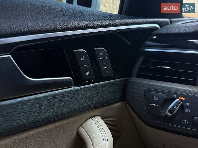Седан Audi A4 2020 в Луцьку