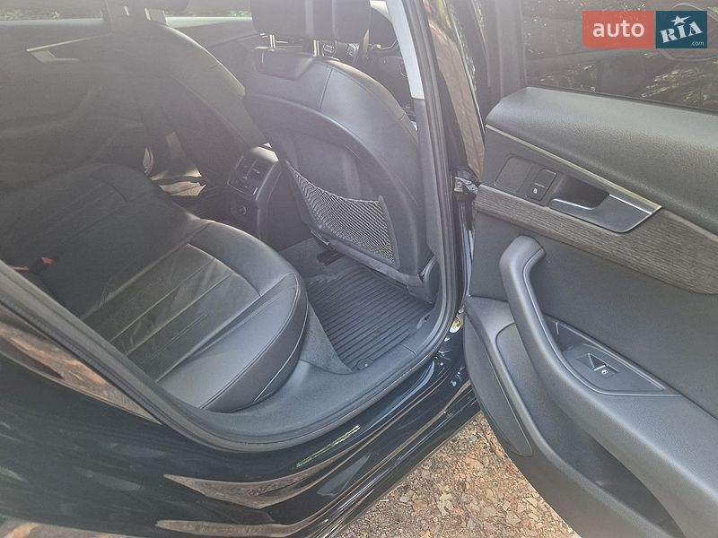 Седан Audi A4 2016 в Львові