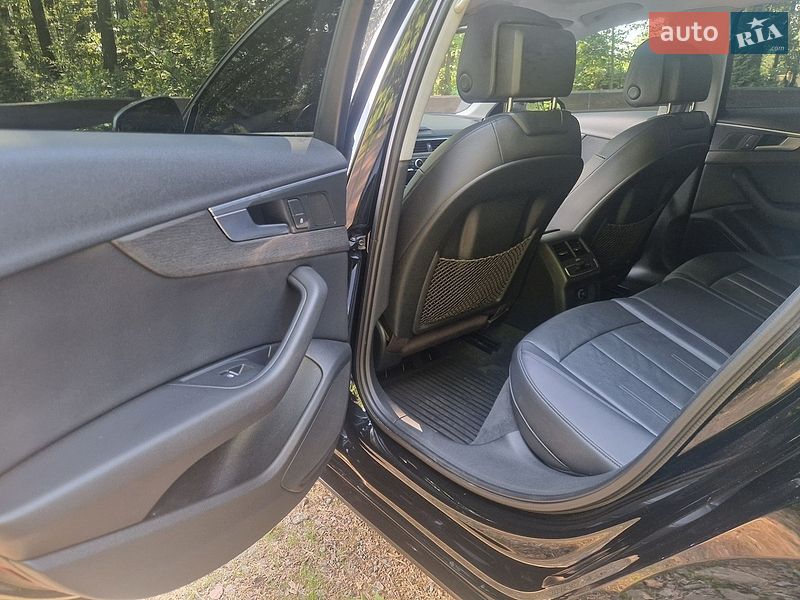 Седан Audi A4 2016 в Львові