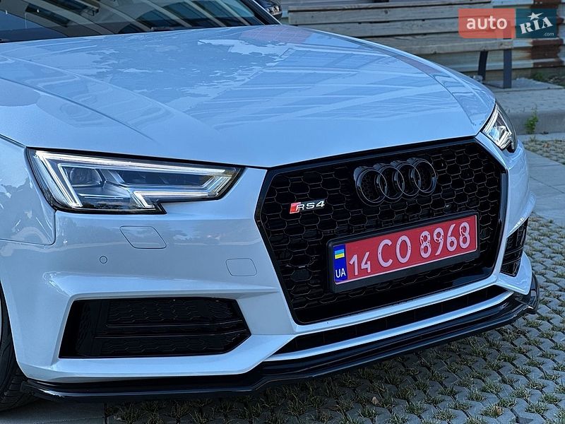 Седан Audi A4 2016 в Самборі