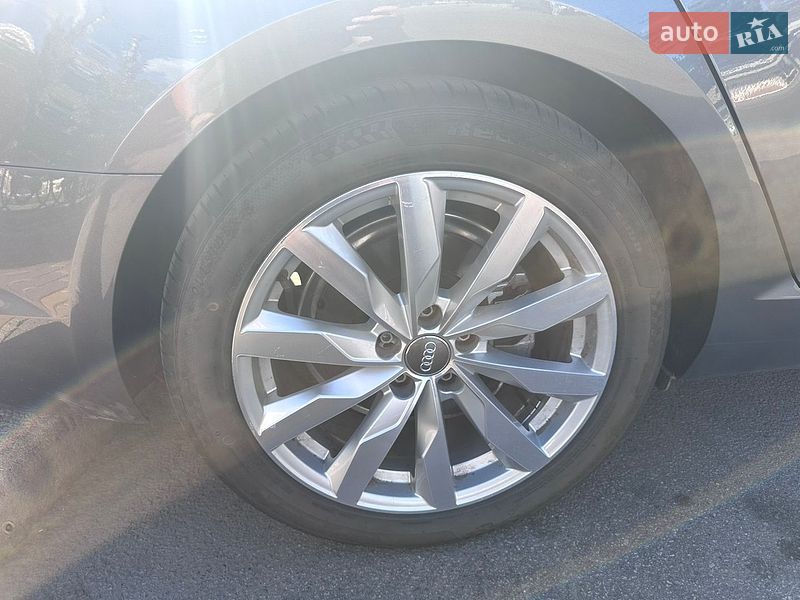 Седан Audi A4 2017 в Полтаве