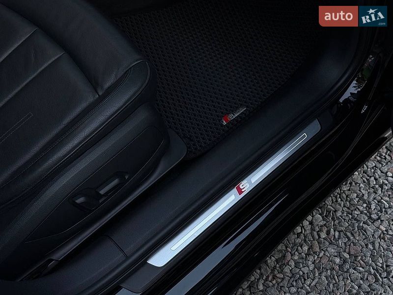Седан Audi A4 2018 в Одесі