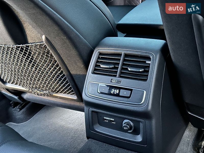 Седан Audi A4 2018 в Киеве