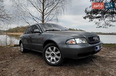 Седан Audi A4 1996 в Львове