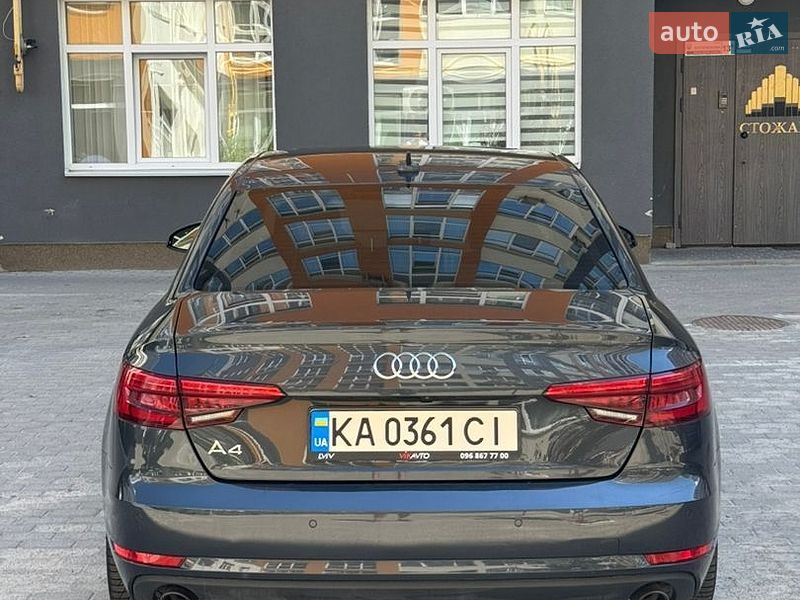 Седан Audi A4 2017 в Киеве