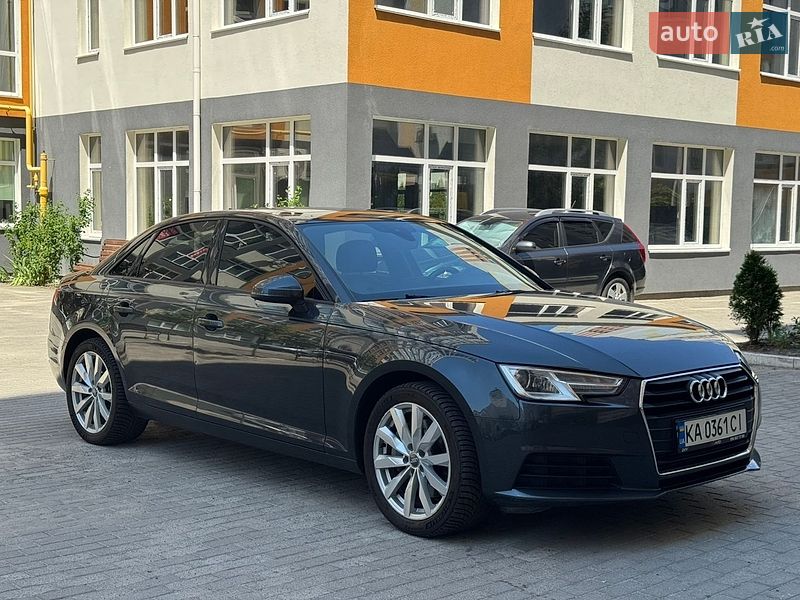 Седан Audi A4 2017 в Киеве