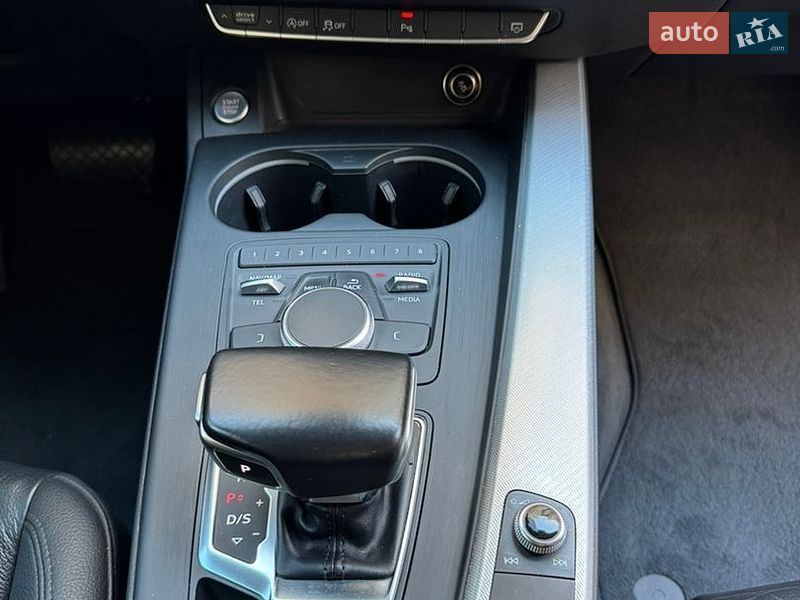 Седан Audi A4 2017 в Киеве