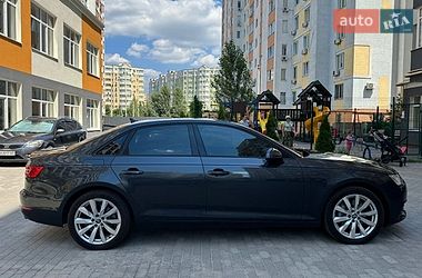 Седан Audi A4 2017 в Киеве