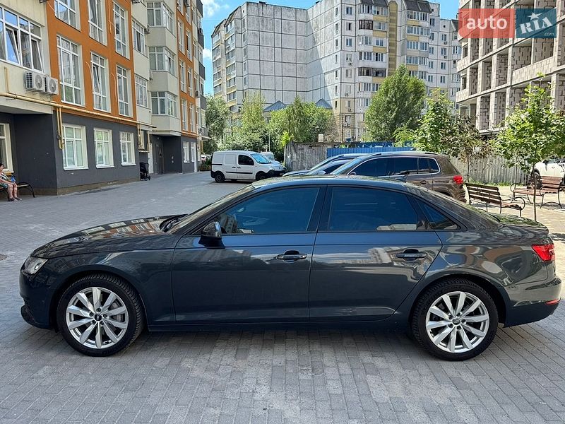 Седан Audi A4 2017 в Киеве