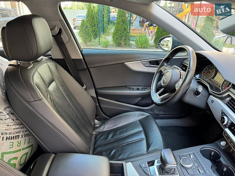 Седан Audi A4 2017 в Киеве