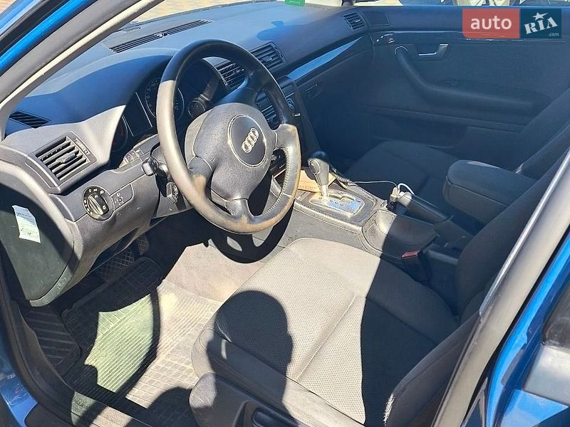 Седан Audi A4 2002 в Гайсину