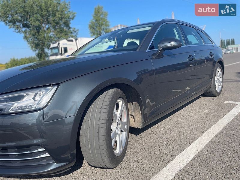 Универсал Audi A4 2017 в Луцке
