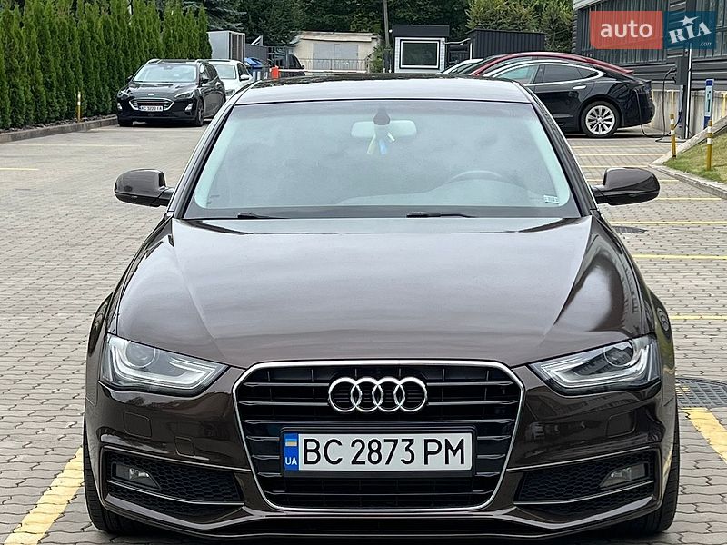 Седан Audi A4 2013 в Львові
