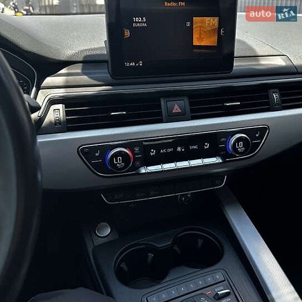 Седан Audi A4 2018 в Киеве