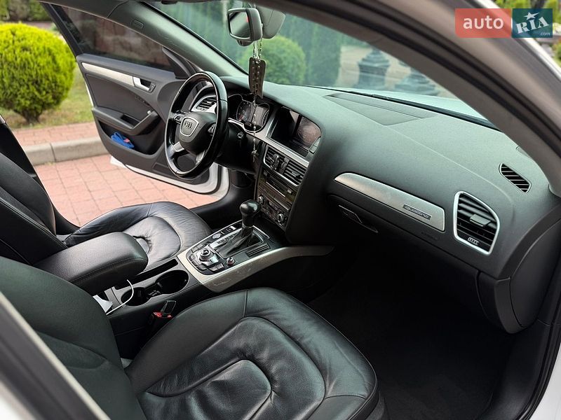 Седан Audi A4 2013 в Львові