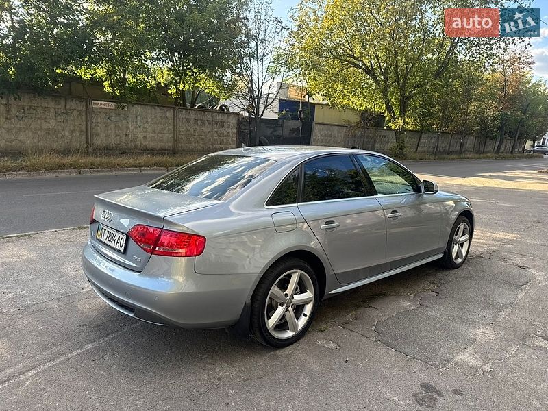 Седан Audi A4 2011 в Києві
