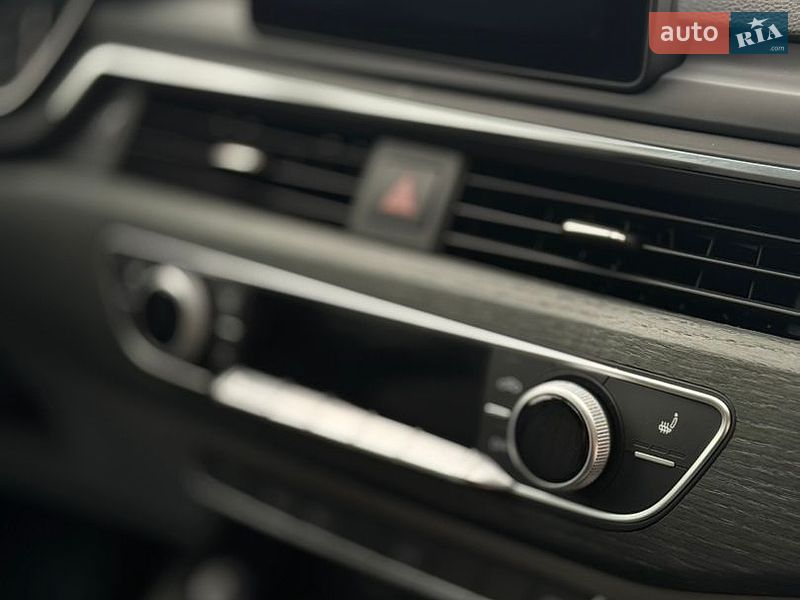 Седан Audi A4 2018 в Бурштині