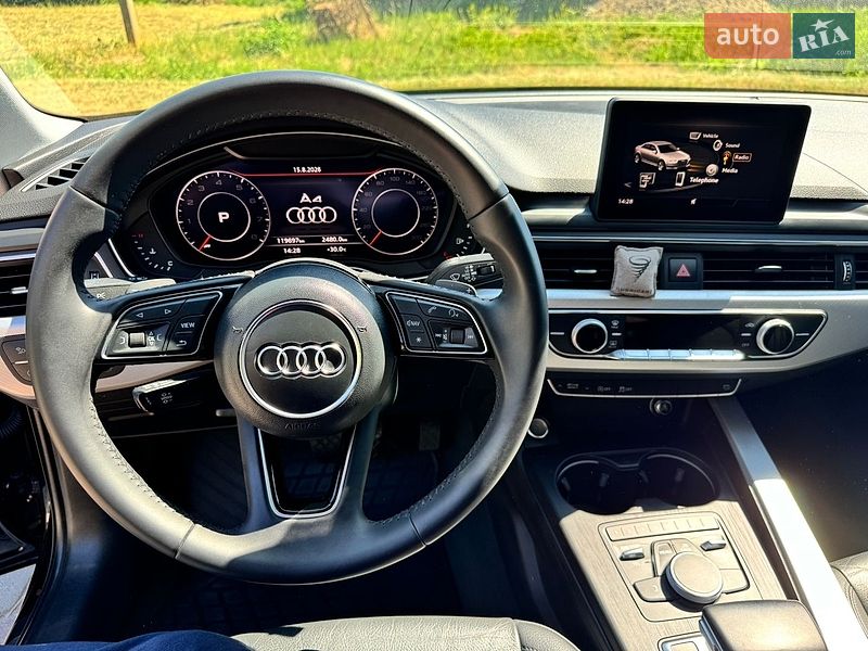 Седан Audi A4 2017 в Киеве