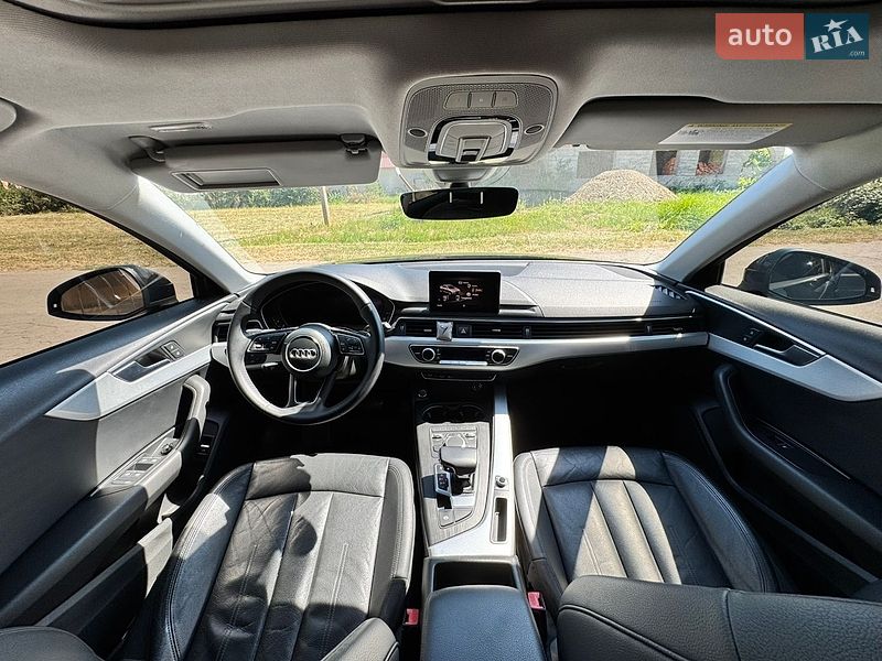 Седан Audi A4 2017 в Киеве