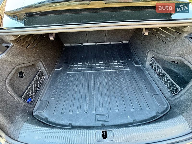 Седан Audi A4 2017 в Киеве