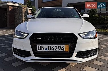 Седан Audi A4 2015 в Стрые