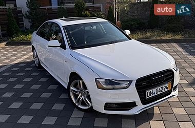 Седан Audi A4 2015 в Стрию