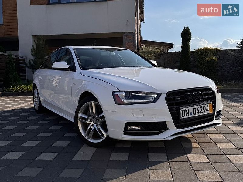 Седан Audi A4 2015 в Стрые