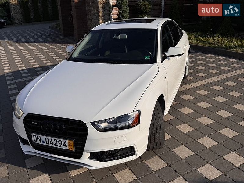 Седан Audi A4 2015 в Стрые