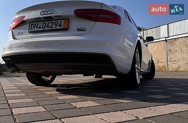 Седан Audi A4 2015 в Стрые
