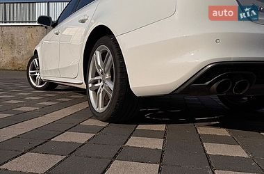 Седан Audi A4 2015 в Стрые