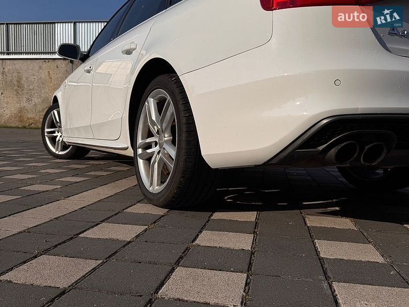 Седан Audi A4 2015 в Стрые