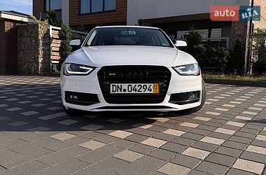 Седан Audi A4 2015 в Стрые