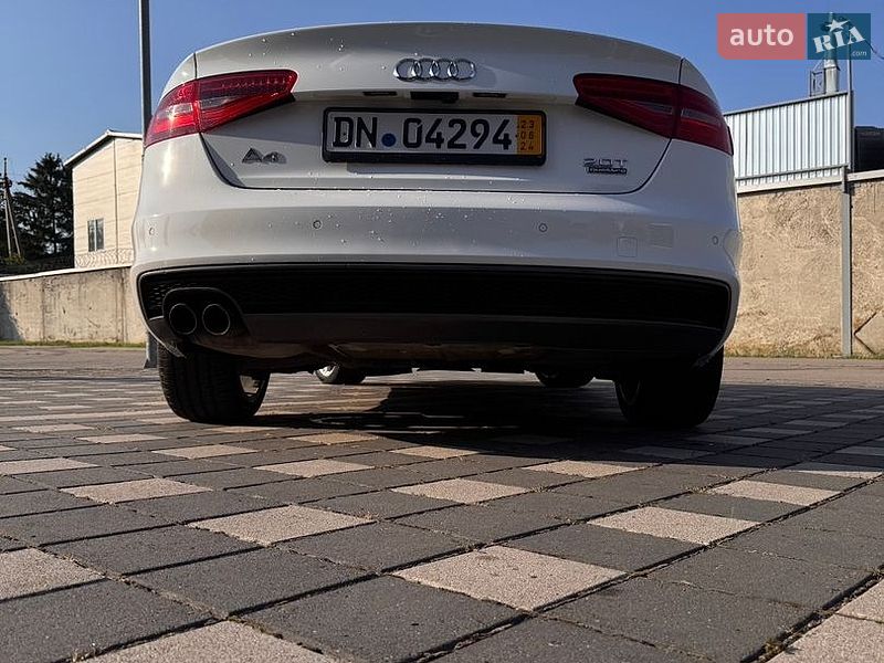 Седан Audi A4 2015 в Стрию