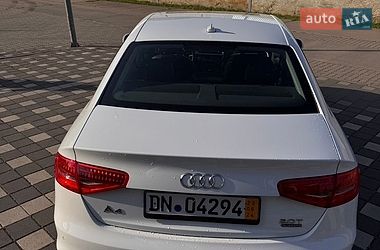 Седан Audi A4 2015 в Стрые