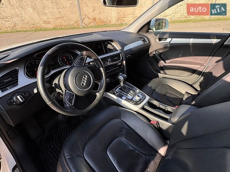 Седан Audi A4 2015 в Стрию