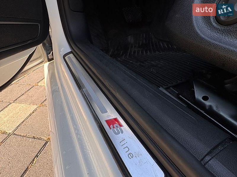 Седан Audi A4 2015 в Стрые